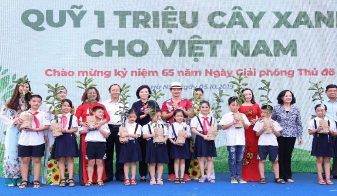 Quỹ[-]1[-]triệu[-]cây[-]xanh[-]cho[-]Việt[-]Nam:[-]Lan[-]toả[-]tình[-]yêu[-]thiên[-]nhiên,[-]môi[-]trường[-]đến[-]với[-]học[-]sinh